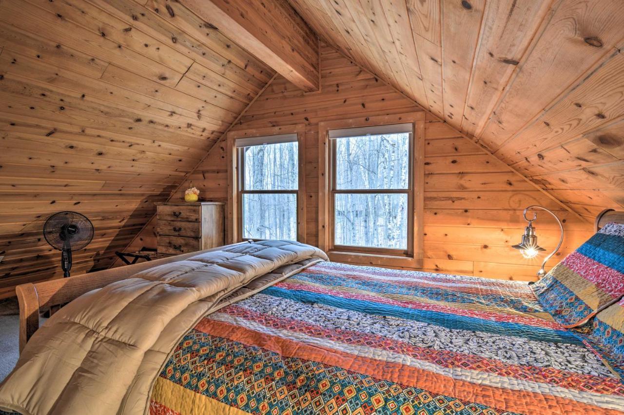 Secluded Gaylord Cabin With Deck, Fire Pit And Grill! Exteriér fotografie