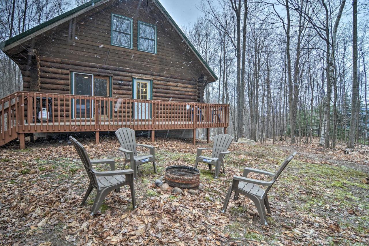 Secluded Gaylord Cabin With Deck, Fire Pit And Grill! Exteriér fotografie